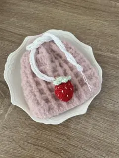 ハンドメイド　いちごワッフルポーチ