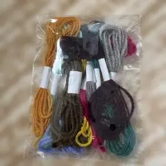 ダーニング　糸　10色入り