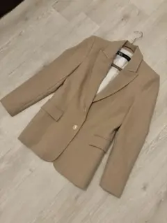 カジュアルでもオフィスでも ZARA ベージュ テーラードジャケット