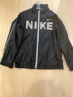 NIKE 薄手ナイロン上着　135