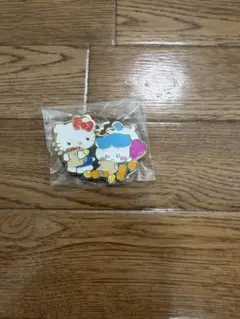 ちいかわ×サンリオ ピンズコレクション キティ　ハチワレ