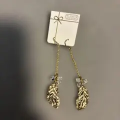 羽型　ゴールドピアス