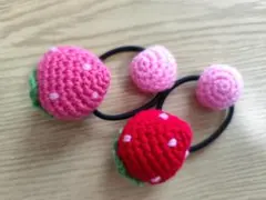 いちご　ヘアゴム　2個　ハンドメイド