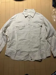アイボリー ボタンアップ 長袖シャツ
