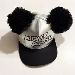 ミッキーマウス シルバーキャップ ポンポン付き