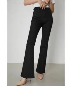 アズールバイマウジー フレアデニム 23AW ストレッチ ブーツカット 脚長 黒