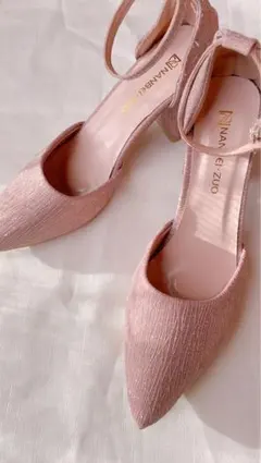 ストラップ付き 中ヒールパンプス　シャンパンゴールド