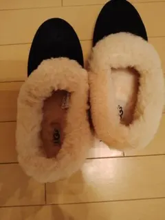 UGG ブラック フラット靴