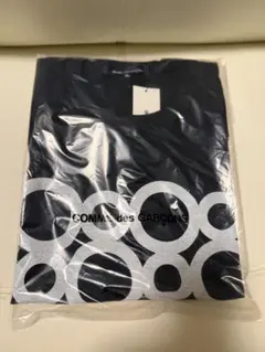 青山本店限定 コムデギャルソンロゴデザインTシャツ 黒 XL新品未使用のサムネイル