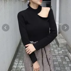 ショルダーカットタートルニット