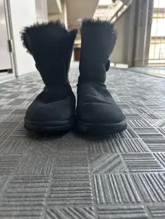 ブラックファー付きムートンブーツ