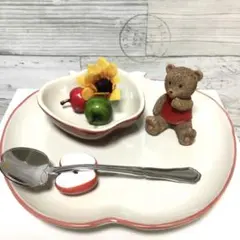 ナチュラルキッチン新発売リンゴ食器とテディベアー