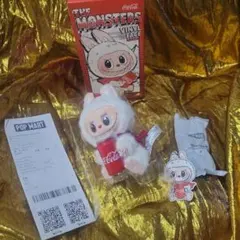 コカコーラ　ラブブ　ぬいぐるみキーホルダー