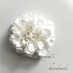 ピュアホワイト　華やかパールコサージュ　結婚式　卒業式　卒園式　入学式　七五三