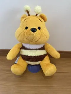 [1] 新品　くまのプーさん　みつばち　ぬいぐるみ