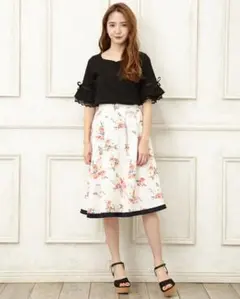 allamanda  裾配色大花柄ミディ／スカート