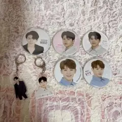 seventeen ウジ popup 缶バッジ アクリルキーホルダー