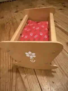アメリカ購入】ヴィンテージ 木製ドールベッド ゆりかご 花柄 - メルカリ