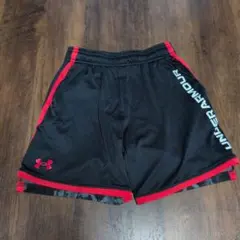 UNDER ARMOUR 半ズボン 黒/赤　YSM 130