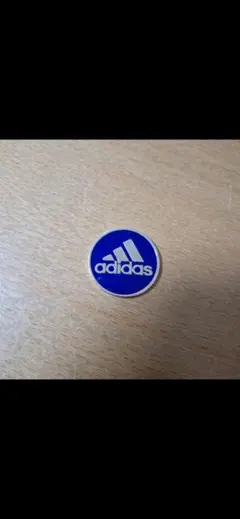 社章 非売品：アディダス（adidas）関係者用コーポレート・ピンバッジ
