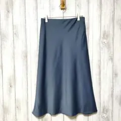 UNIQLO ユニクロ　サテン ナローフレアスカート　光沢感