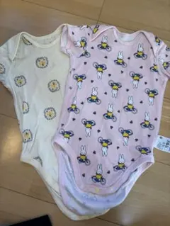 ⭐︎ 상태좋음 ⭐︎UNIQLO ベビー肌着 半袖ロンパース 2枚セット 90