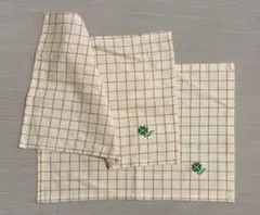 ランチョンマット　ハンドメイド刺繍　2枚セット