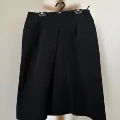 黒色プリーツひざ丈タイトスカートのサムネイル
