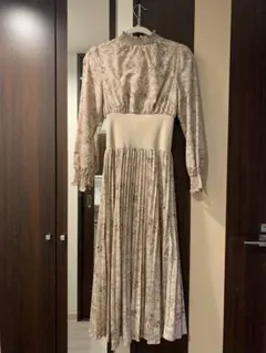 tocco closet ウエストリブ切り替えシャーリングプリーツワンピース