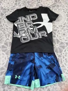 Under Armour Tシャツとハーフパンツセット YXS