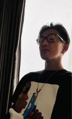 木村拓哉着用Mサイズ黒Supreme ピストル Tee ブラック Tシャツのサムネイル