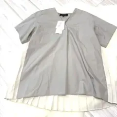 新品未使用　希少XSサイズ　UNTITLED ブラウス　グレージュのサムネイル