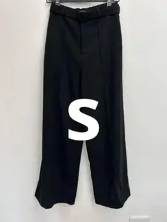 ユニクロ　ベルテッドドレープワイドストレートパンツ ブラック サイズS