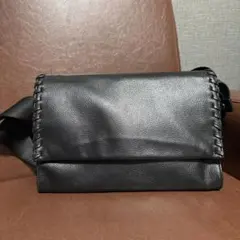 【イアパピヨネ】ワイドテープショルダーバッグ 編み込みデザイン