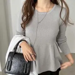 【新品未使用】and me アンドミー グレー ニット ペプラム Mサイズ