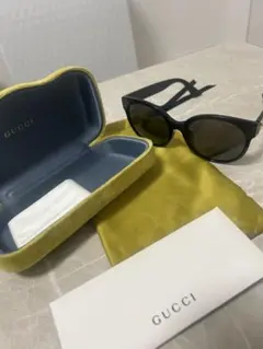 GUCCI サングラス ブラック ゴールド金具のサムネイル