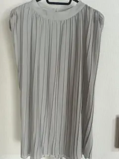 グレー プリーツ ノースリーブ シャツ