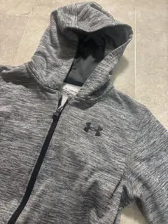 Under Armour グレー フード付きパーカー
