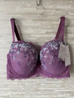 F80」トリンプ プレミアム レッドレーベル カーネーションの花 ブラジャー