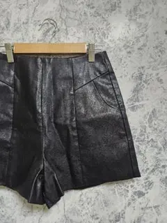 【美品】GRL フェイクレザーショートパンツ Mサイズ ブラック AT1612