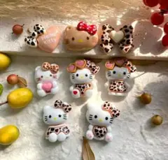 ハローキティ❤️クロックス ジビッツ豹柄アクセサリー可愛い日焼けキティ8点セット