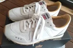 ホワイト スニーカー