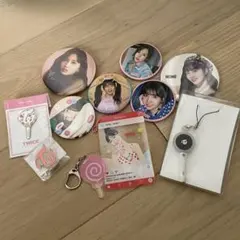 TWICE MOMO 缶バッジなどセットまとめ売り