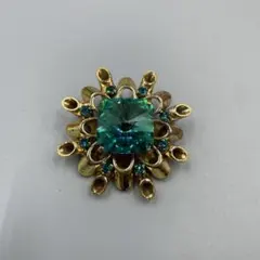 230ヴィンテージ エメラルドグリーンの花形ブローチ
