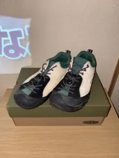 KEEN スニーカー ベージュ グリーン ブラックのサムネイル