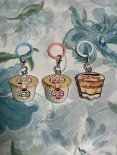 プリン　ミニチュア　アクリルチャーム