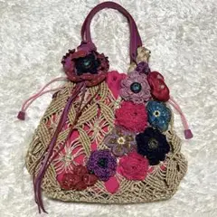【maxage by jill ミクサージュ】赤いかごバッグ　カラフル　立体装飾 maxage by jill ミクサージュ】赤いかごバッグ カラフル 立体