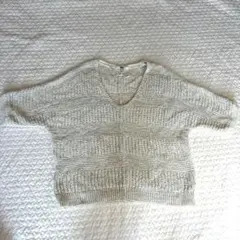 美品　UNIQLO ニット Vネック M ライトグレー