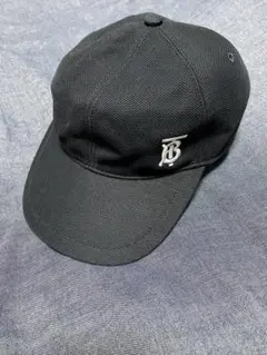 バーバリー黒のキャップ