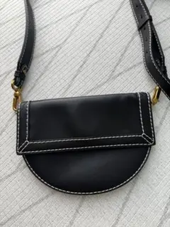 ショルダーバッグ Charles&Keith ブラックのサムネイル